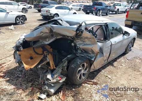 2017 Honda Accord Lx z USA, uszkodzony, nr VIN 1HGCR2F39HA211124